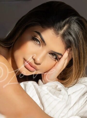 Mayfair 400-to-600 Alissa london escort