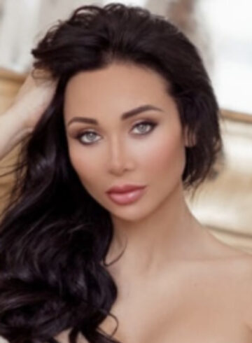 Marylebone petite Nadia london escort
