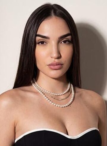 Earls Court party-girl Olinda london escort