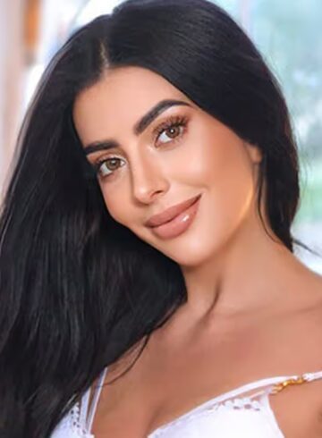 Gloucester Road 200-to-300 Lory london escort