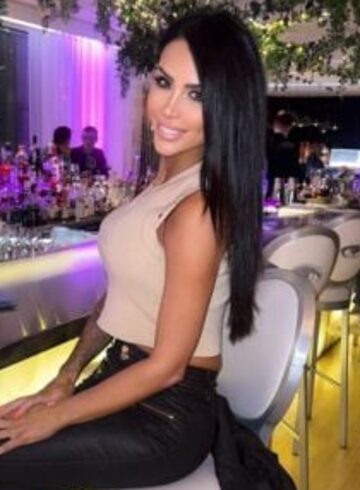 Kensington 300-to-400 Izzy london escort