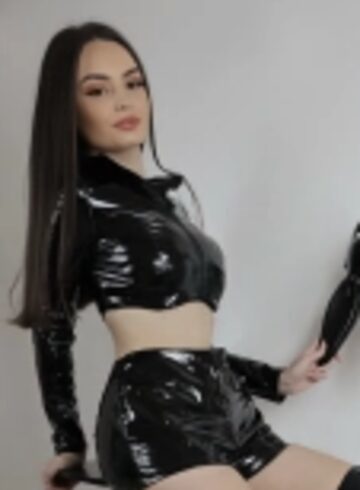 Earls Court brunette Janey london escort