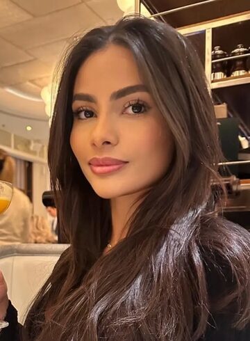 Kensington petite Andrea london escort
