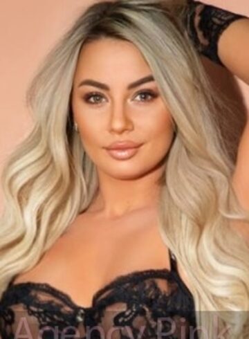 Mayfair blonde Dakota london escort