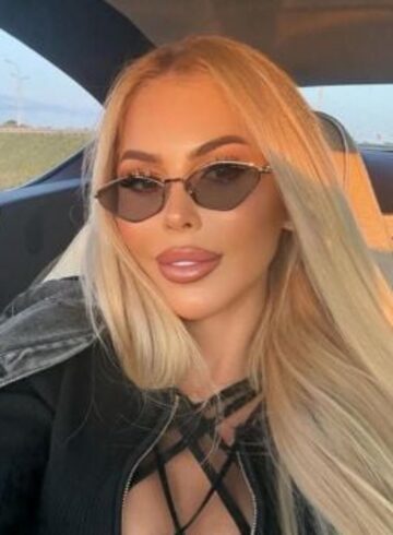 Earls Court busty Laura london escort