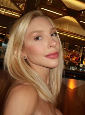 Marylebone blonde Crowna london escort