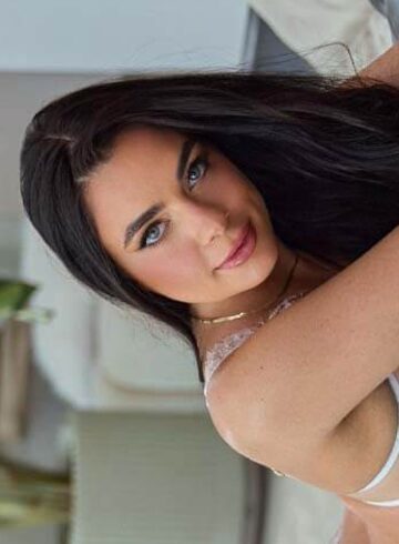 Queensway a-team Bonnie london escort
