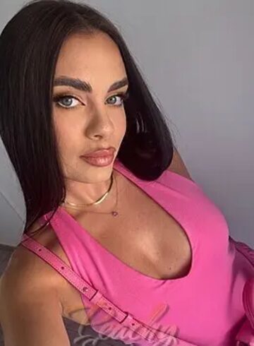 Notting Hill party-girl Bonnie london escort