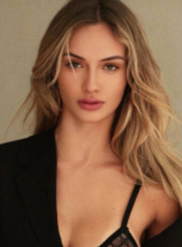 Central London blonde Magdalena london escort
