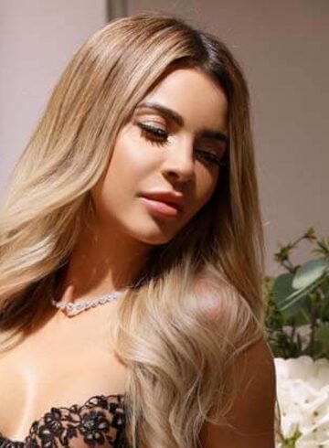 Chelsea 200-to-300 Andrea london escort