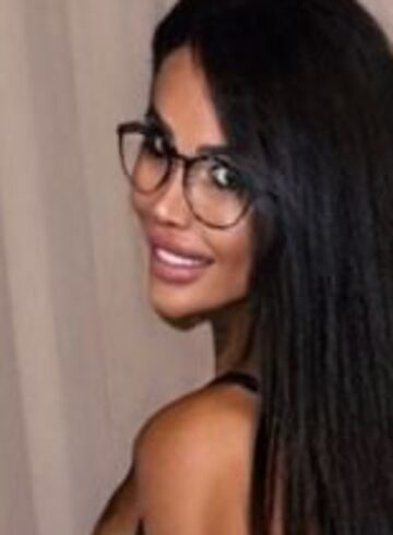 Kensington busty Izzy london escort