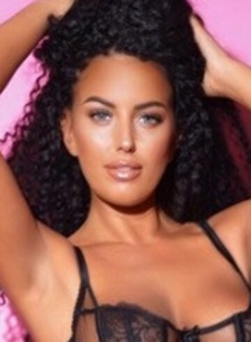 Mayfair party-girl Petra london escort