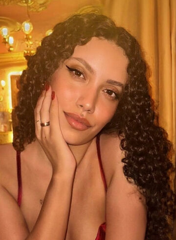 Earls Court brunette Indira london escort