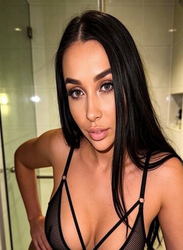 Chelsea english Carina london escort