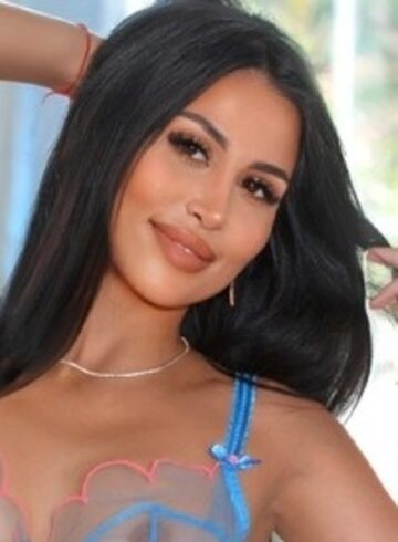Marylebone petite Cherie london escort