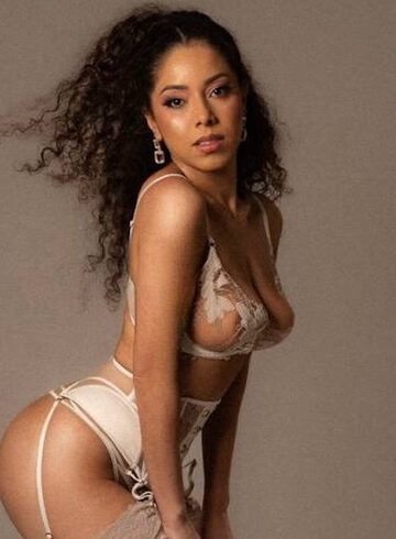 Marylebone petite Ether london escort