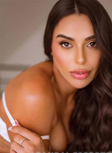 Knightsbridge brunette Juciara london escort