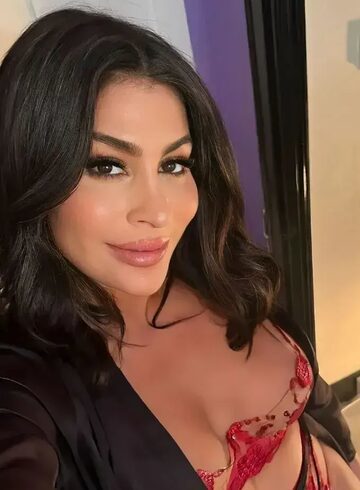 South Kensington 400-to-600 Nour london escort