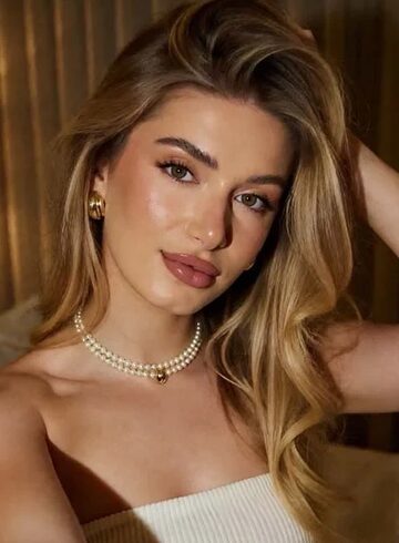 Marble Arch party-girl Alma london escort