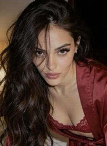 Marylebone brunette Dravynea london escort
