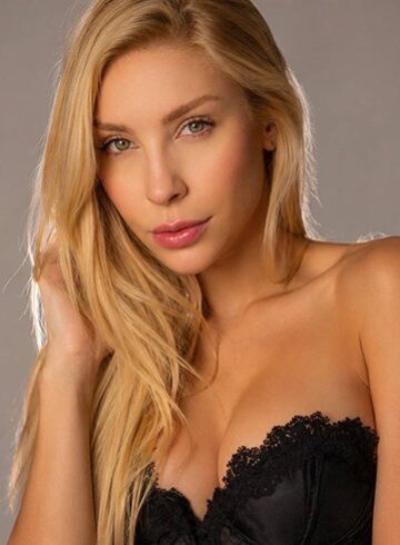 Marylebone party-girl Crowna london escort