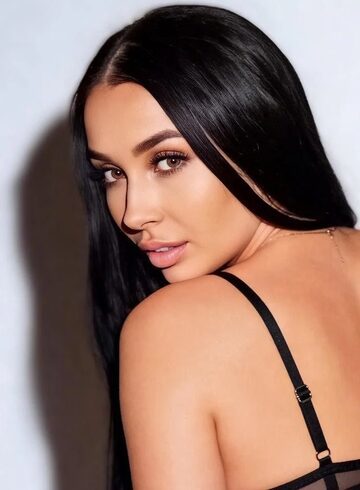 Kensington  Karan london escort