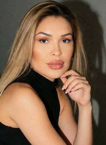 Central London blonde Lewis london escort