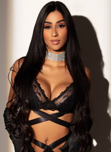 Canary Wharf brunette Marisola london escort