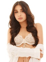 Central London brunette Minilla london escort