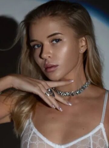 Earls Court party-girl Bonnie london escort
