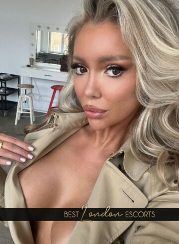 Kensington blonde Astrid london escort