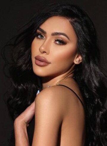 Marylebone party-girl Nomira london escort