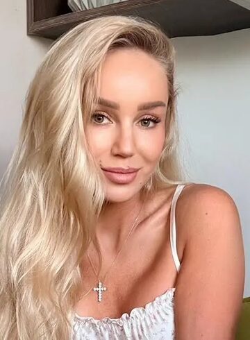 Earls Court blonde Leticia london escort