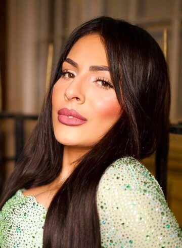 Earls Court brunette Aline london escort