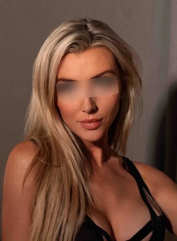 Kensington blonde Lulu london escort
