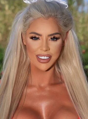 Kensington blonde Summer london escort