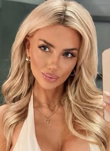 Kensington busty Devon london escort