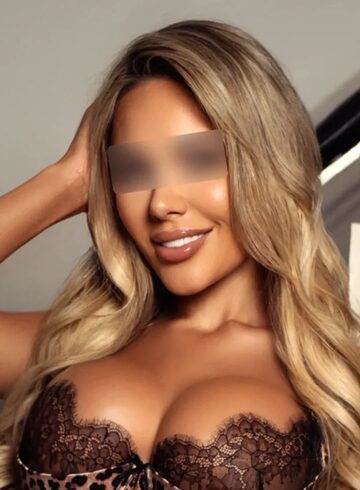 Kensington blonde Arabella london escort