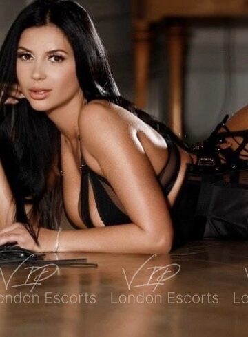 Gloucester Road 300-to-400 Amanda london escort