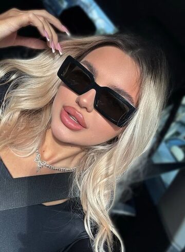 Earls Court blonde Yunita london escort