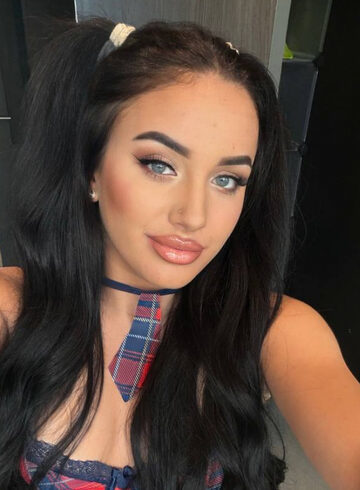 Marble Arch party-girl Deonna london escort