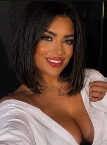 Earls Court busty Aria london escort