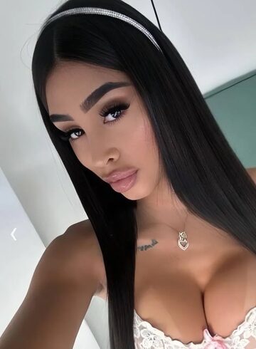 Canary Wharf brunette Marisola london escort