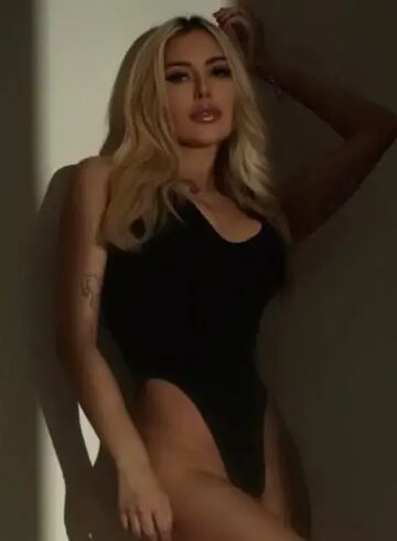 Canary Wharf massage Selita london escort