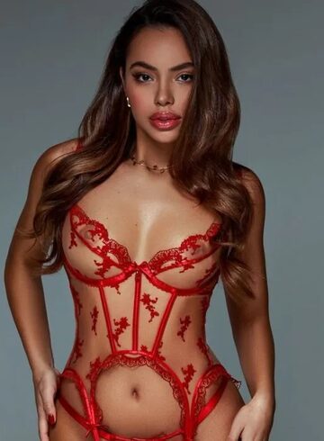Outcall Only latin Kaira london escort