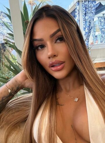 Outcall Only brunette Ruby london escort