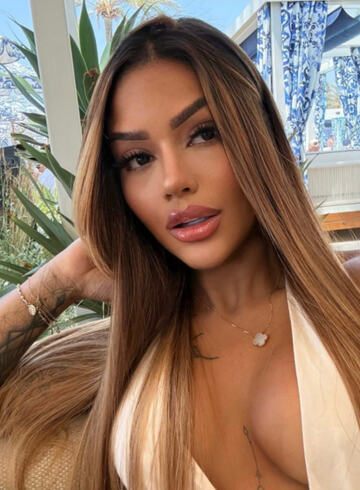 Outcall Only petite Ruby london escort