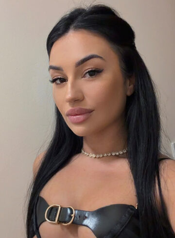 Earls Court party-girl Gia london escort