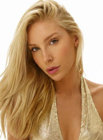 Earls Court party-girl Crowna london escort