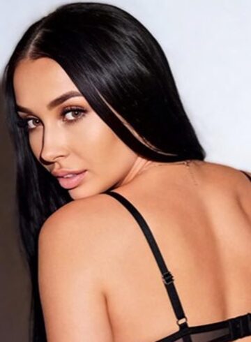 Chelsea 300-to-400 Carina london escort
